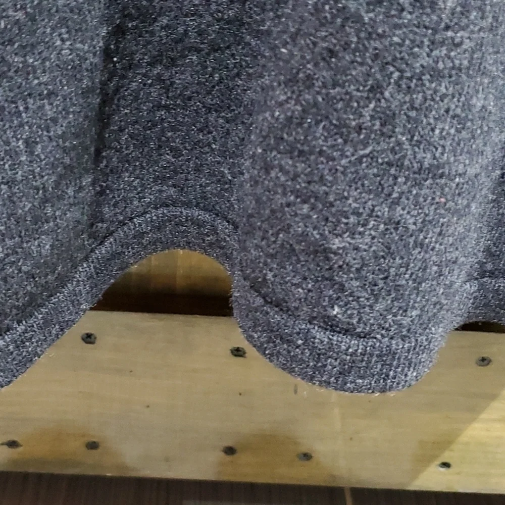 UNITED COLORS OF BENNETTON LAMBSWOOL GRAY SWEATER SIZE SMALL
